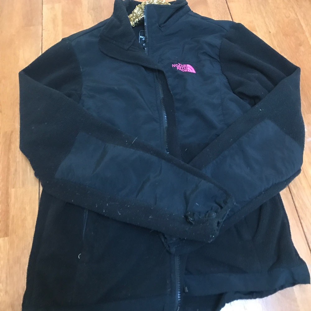North face Denali fleece. Size M. Breast cancer